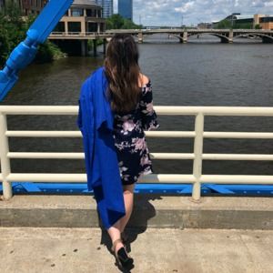 Meet your Posher, Lauren